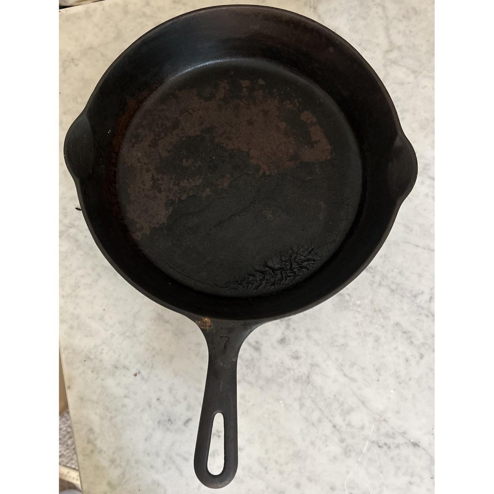 VTG Griswold Cast Iron Skillet #7 Large Block Logo Heat Ring 701B